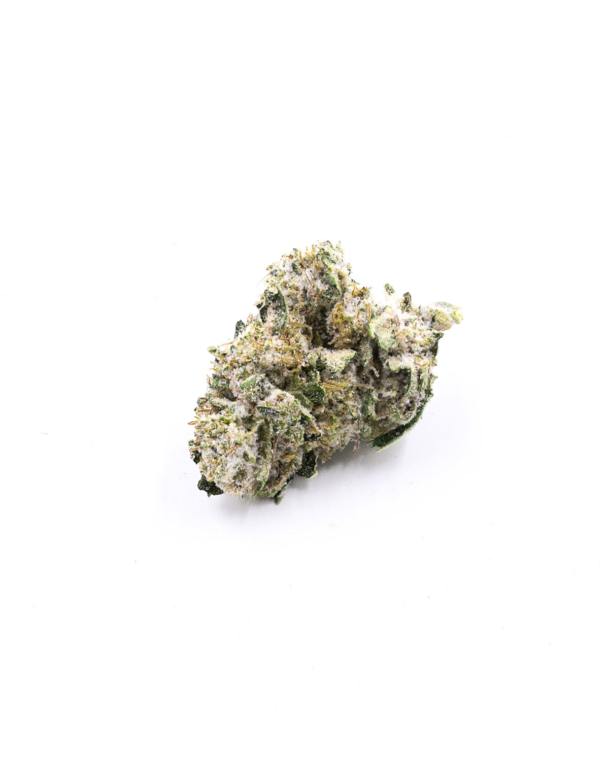 CBD Blüten Bundle von I Love Pot: Getrocknete Cannabisblüten mit grüner und weißer Färbung auf weißem Hintergrund.